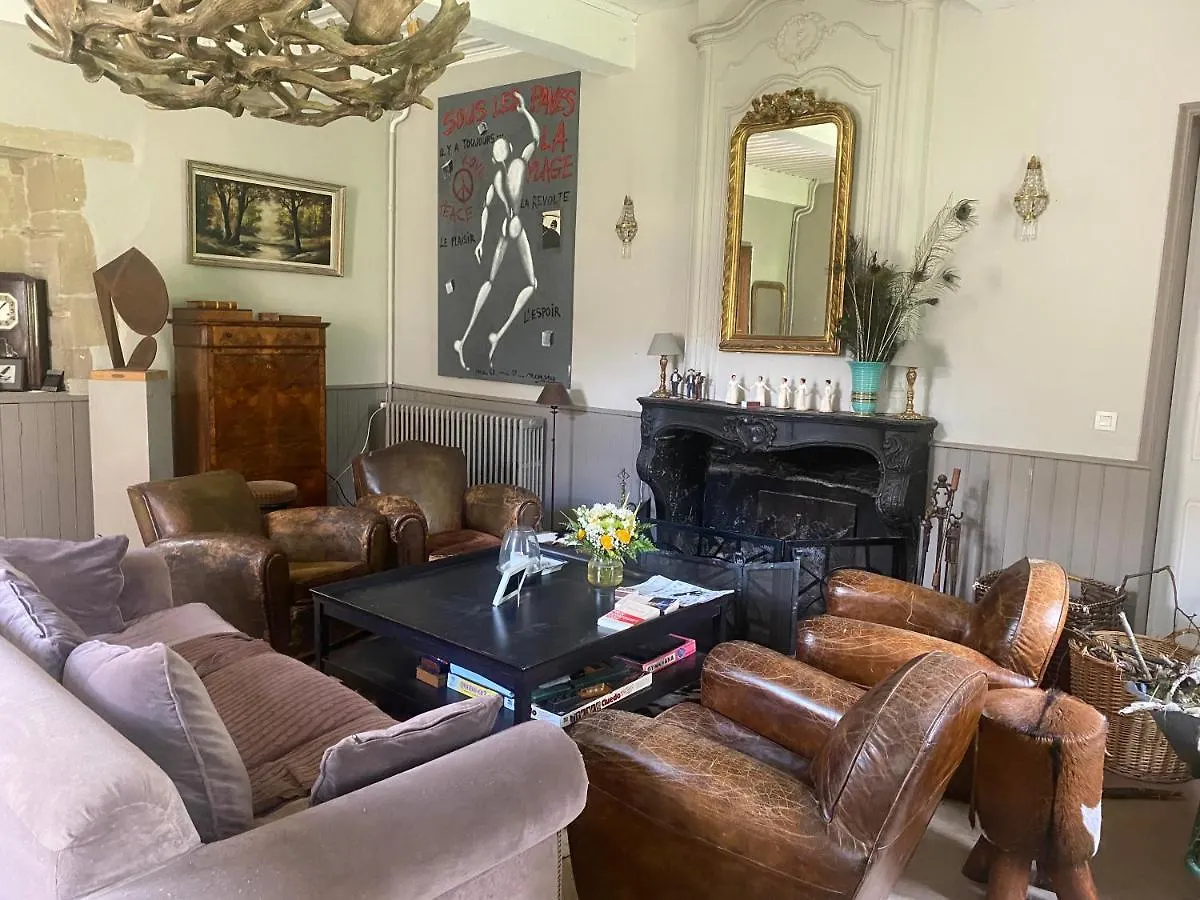 Chateau De Vaugelas - Charmant Domaine Pres De Valence Alixan Bed & Breakfast