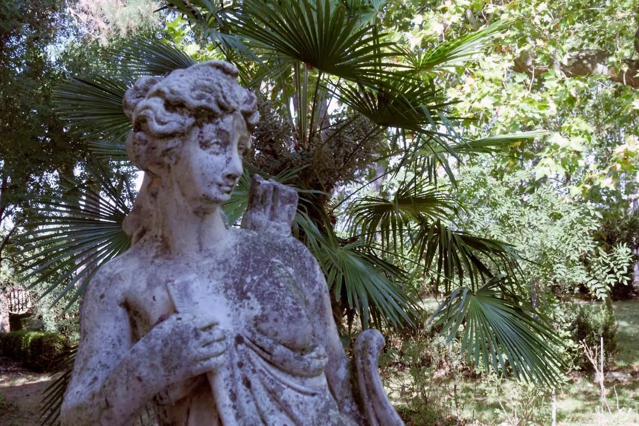 Chateau De Vaugelas - Charmant Domaine Pres De Valence Alixan Bed & Breakfast