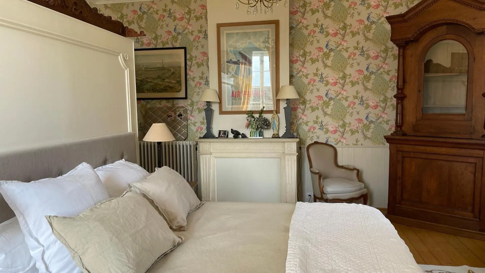 Chateau De Vaugelas - Charmant Domaine Pres De Valence Alixan Bed & Breakfast